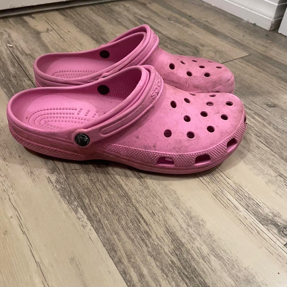 Crocs Men's Pink Clogs
